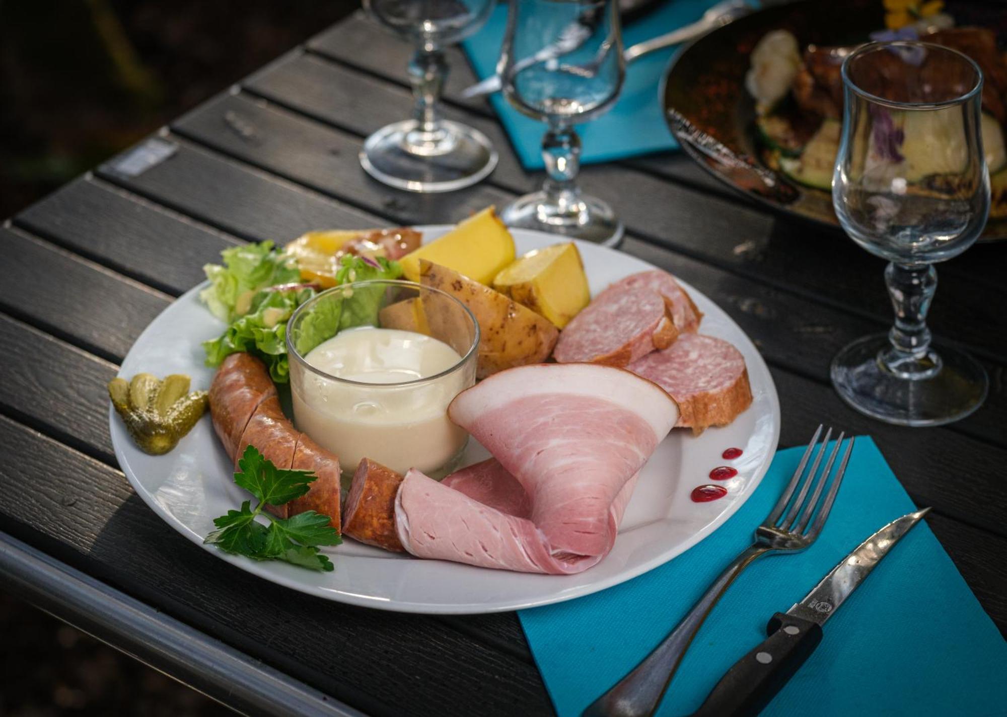 Charme Hotel, Montbeliard Sud Εξωτερικό φωτογραφία